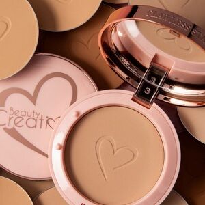 FLAWLESS STAY POWDER FOUNDATION